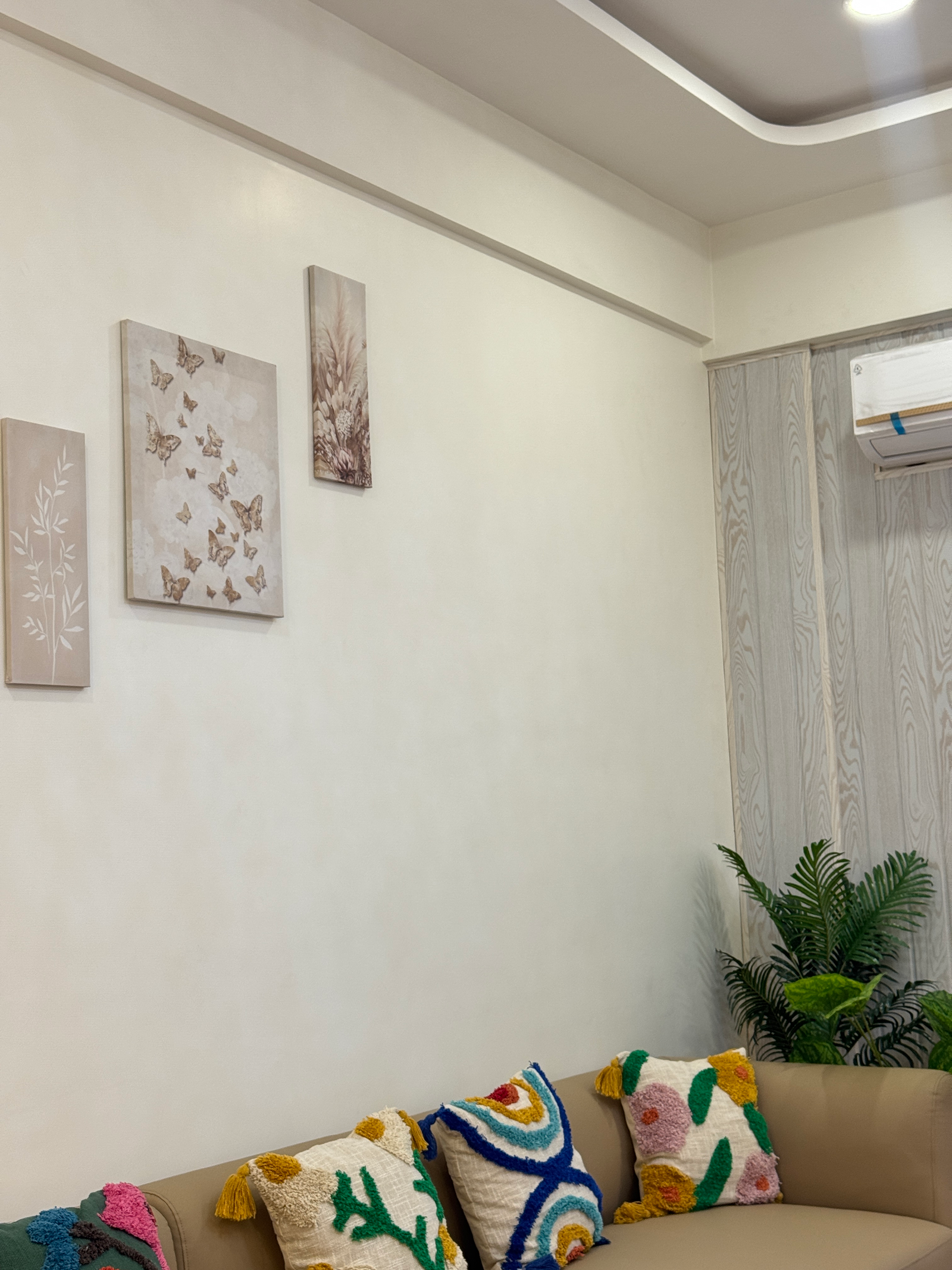 ABSOLUT AURAA consultation lounge serving Marine Drive & Nariman Point